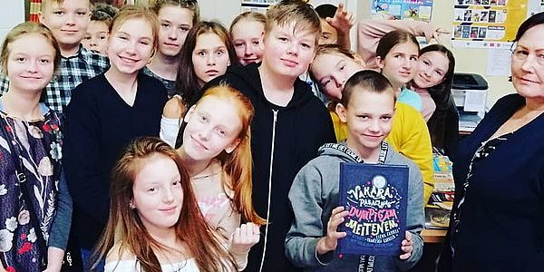 5.klase dāvina skolai grāmatu